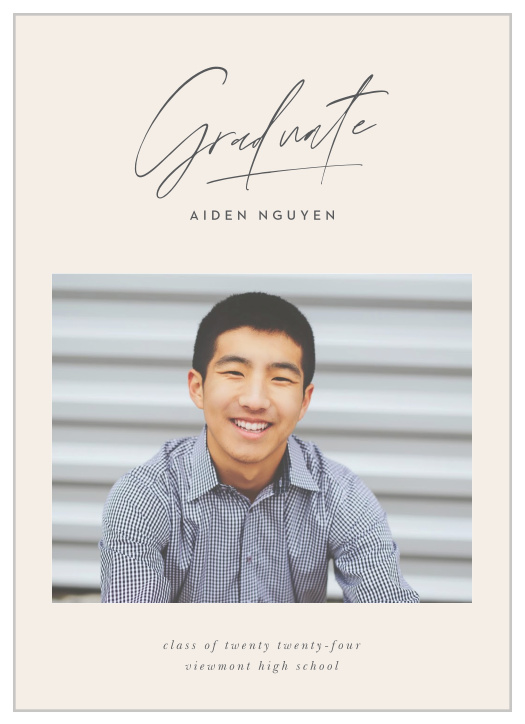 You've worked hard for this, so make your graduation a memorable one with our Classic Keepsake Graduation Announcements. 